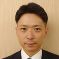 髙津　俊友